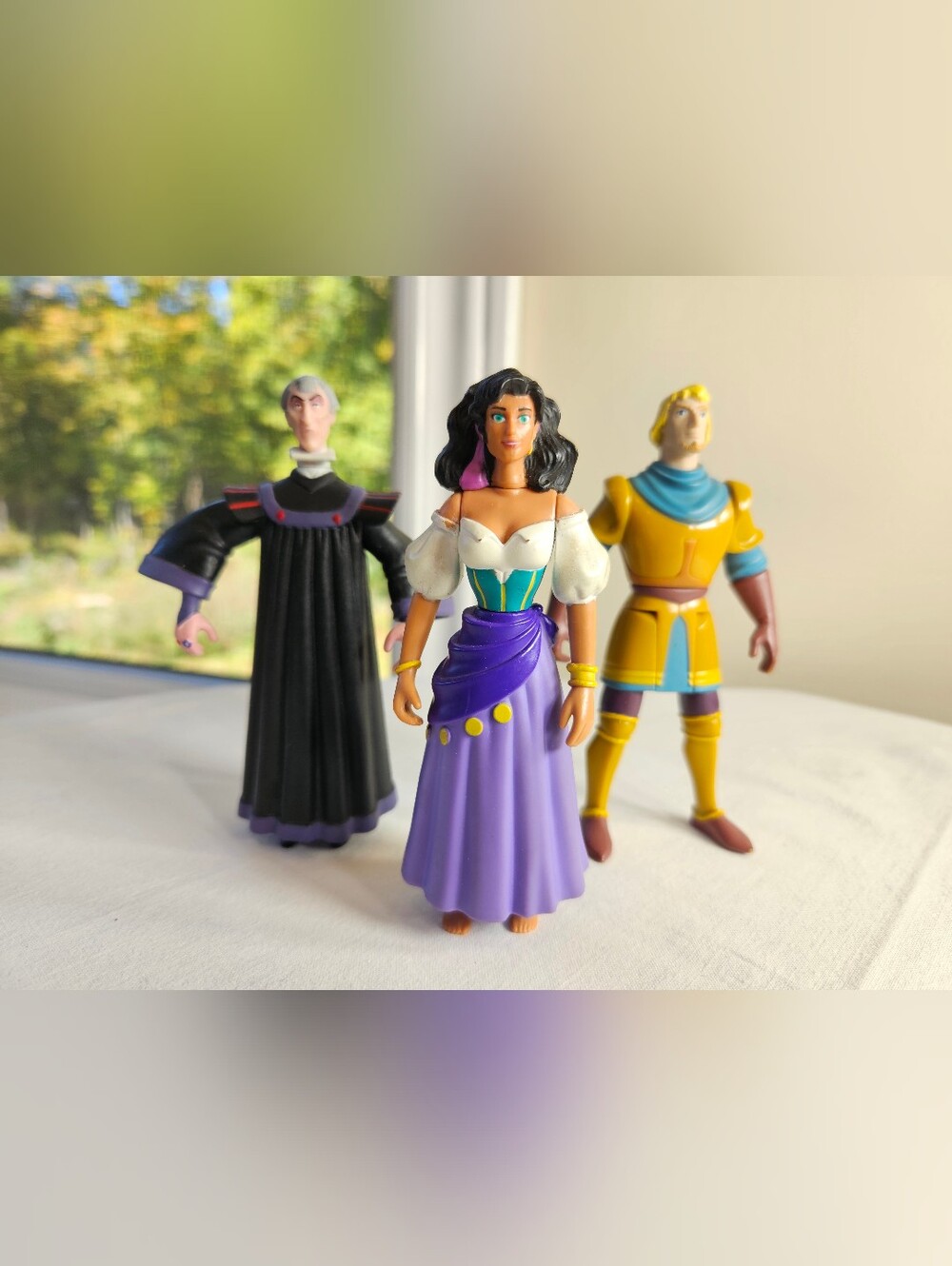 Disney Hunchback of Notre Dame Action Figure Lot Of 3  Esmeralda Phoebus Frollo
